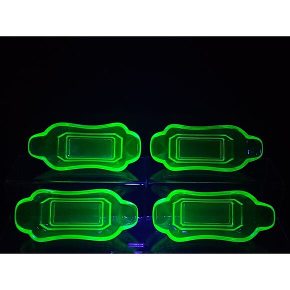 Set Of 4 Vintage Uranium Vaseline Glass Banana Split Sundae Bowls - Picture 9 of 12